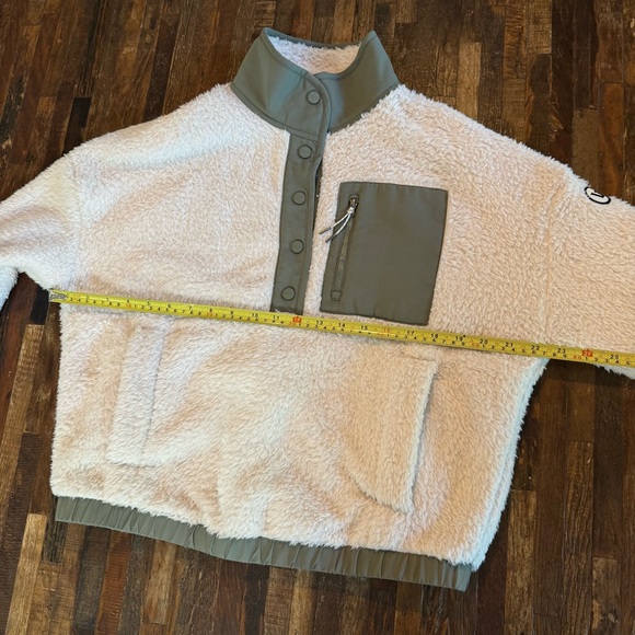 Vuori Cream and Olive Sherpa Sweatshirt - Picture 10 of 11